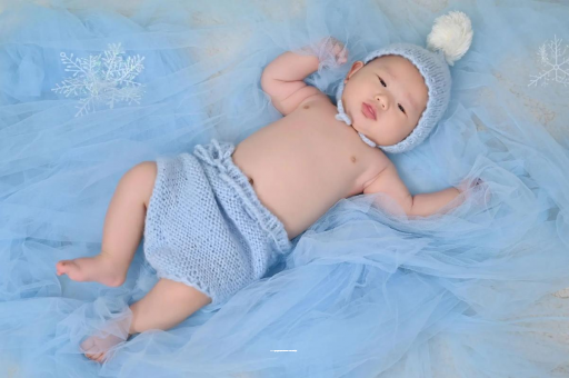 孝昌宝宝睡迷糊了才肯吃奶 孝昌宝宝睡迷糊了才肯吃奶